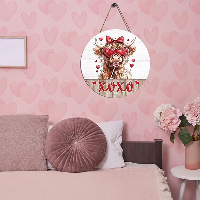 Valentines Day Wall Decor, Valentines Day Door Decorations, Gift for Boyfriend Girlfriend, Vintage Heart Bow Highland Cow XOXO Wood Hanging Sign Anniversary Porch Home Office Door Decor