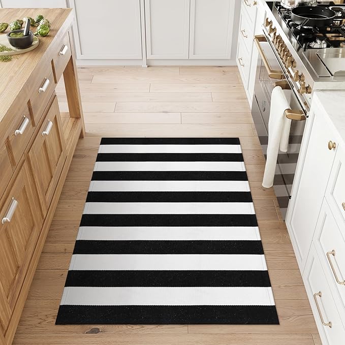 Striped Outdoor Rug 3'x5', Cotton Hand Woven Front Door Mat,Washable Reversible Outside Porch Rug, Foldable Layered Doormat for Entryway/Home Entrance/Farmhouse(Black and White)