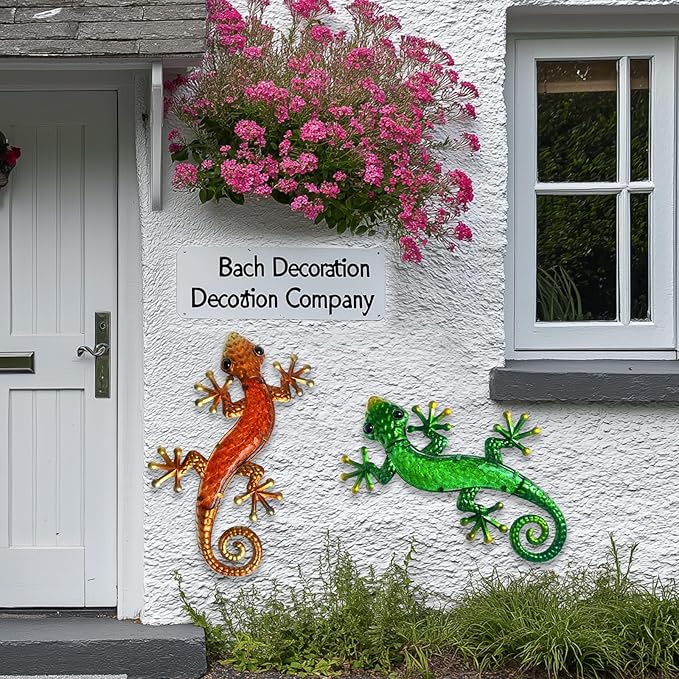 HONGLAND Metal Gecko Wall Art- 15 Inch Lizard Outdoor Decor Hanging Glass Sculpture, 2 Pack Gecko Wall Art Decorations for Garden Fence Home (Green&Orange)
