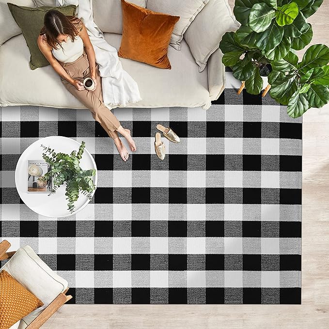 IOHOUZE Buffalo Plaid Rug 5x7 Ft Indoor Outdoor Rug, Washable Rugs for Living Room, Spring Summer Welcome Mats Outdoor, Black White Rug for Farmhouse/Entryway/Home Entrance