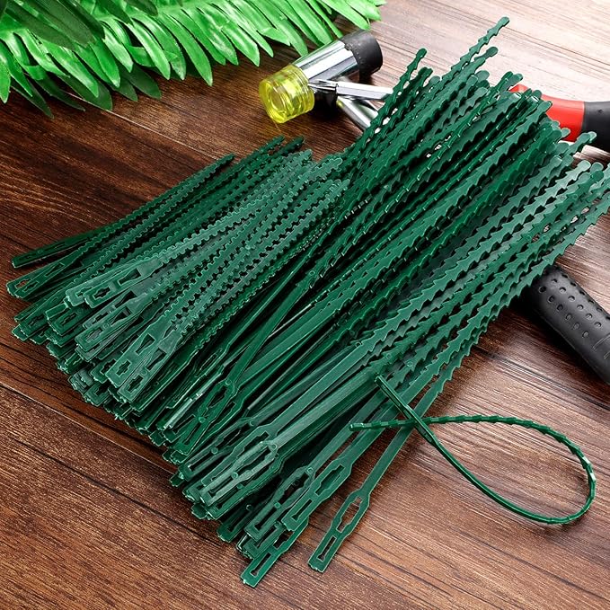 WILLBOND 200 Pieces Adjustable Plant Ties Flexible Garden Plant Ties, Green Multi-Function Sturdy Garden Plant Twist Tie Plastic Garden Ties Plant Support Tree Shrub (13 and 23 cm, Cable Tie)