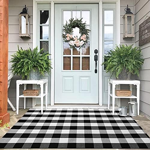 IOHOUZE Buffalo Plaid Checkered Rug 4x6 Ft Front Door Mats, Washable Area Rugs for Front Porch Decor, Spring Summer Welcome Mats Outdoor, Black White Rug for Farmhouse/Entryway/Home Entrance