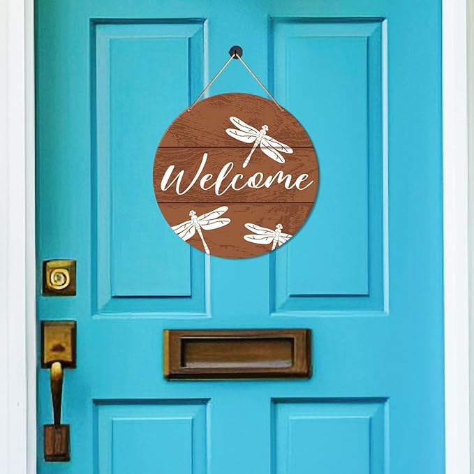 Muktoujaumai Welcome Sign Front Door Decor, Welcome Round Hanging Sign Decor Rustic Decorations Dragonfly Wall Wood Sign for Door, Porch, Home, Housewarming Gift for New House Friend Family