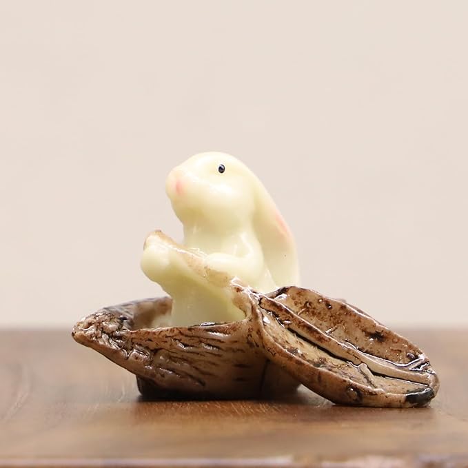 Miniature Bunny Rabbit Nut Boat, Dollhouse Bunny with Paddle in Boat, Mini Rabbit Sitting in Nutshell Boat, for Fairy Garden, Terrarium, Diorama or Mini Gardening, Miniature Woodland Decoration