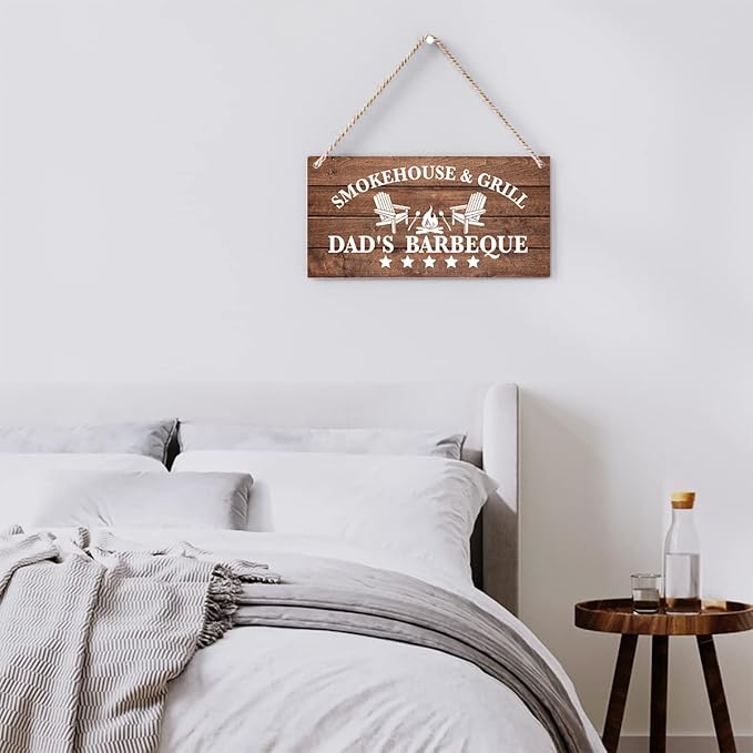 Rustic Dad's Grill Wooden Hanging Sign Decor, Dad's Barbeque Printed Wood Plaque Signs Wall Art, Home Smokehouse Decorative, Man Cave Decor, Father's Day Birthday Gifts for Dad Grandpa,12x6 Inches