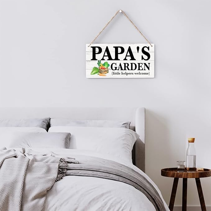 Papa's Garden Outdoor Garden Wooden Hanging Sign Decor, Indoor Outdoor Garden Decoration Signs, Little Helpers Welcome, Yard Art Decor, Father's Day Birthday Gifts for Dad Grandpa, 12x6 Inches
