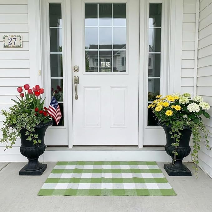 SEEKSEE Cotton Buffalo Plaid Rug 27.5"x43" Grass Green and White Checked Rug Washable Doormats Indoor Outdoor Rugs for Layered Front Door Mats, Porch, Kitchen, Farmhouse, Entryway