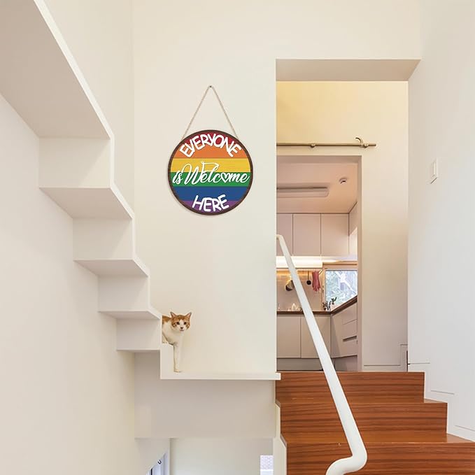 HLNIUC Everyone is Welcome Here Wood Sign 11.4”x11.4” Round Rainbow Hanging Plaque Rustic inspirational Front Door Hanger Muti Color Rainbow Welcome Wall Diversity Decoration for Home