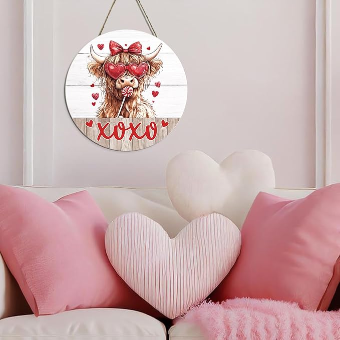 Valentines Day Wall Decor, Valentines Day Door Decorations, Gift for Boyfriend Girlfriend, Vintage Heart Bow Highland Cow XOXO Wood Hanging Sign Anniversary Porch Home Office Door Decor
