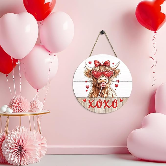Valentines Day Wall Decor, Valentines Day Door Decorations, Gift for Boyfriend Girlfriend, Vintage Heart Bow Highland Cow XOXO Wood Hanging Sign Anniversary Porch Home Office Door Decor