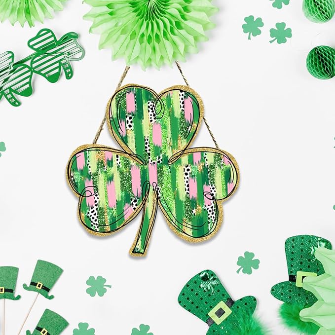 St Patricks Day Door Decorations, St Patricks Day Decorations, Shamrock Door Decoration, Lucky Gold Glitter Brushstroke Clover Wood Hanging Sign for Office Party Porch Yard Home Decor