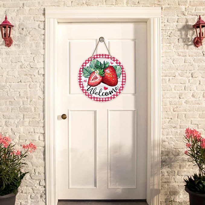 Deroro Welcome Spring Summer Strawberry Front Door Sign, Red Fruit Plaid Check Wood Door Hanger Outdoor Outside Porch Decor, Farmhouse Rustic Wooden Wreath Indoor Wall Hanging Decoration
