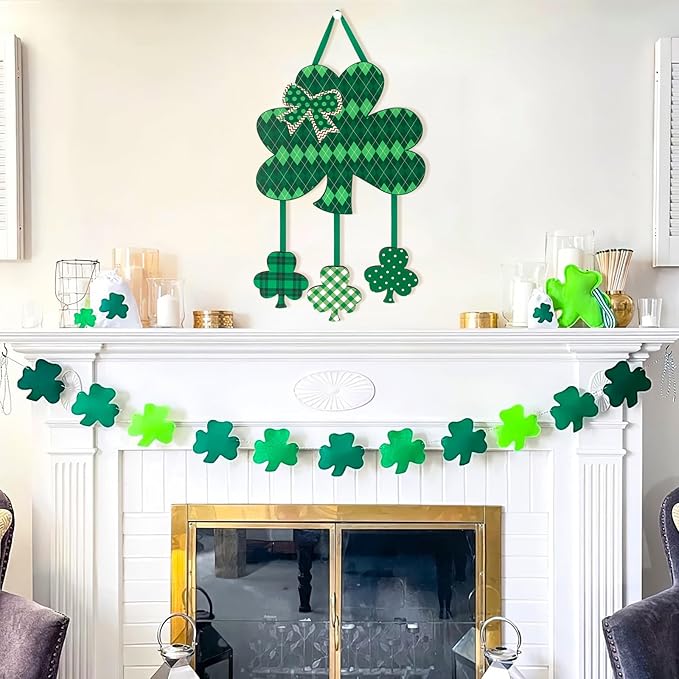 Wooden St. Patrick's Day Decoration Door Wreath for Front Door Sign Wall Signs Shamrock Clover Spring Decoration, Irish Sign Welcome Hanging for Home Wall Decor Party Outdoor Indoor Supply Shamrock