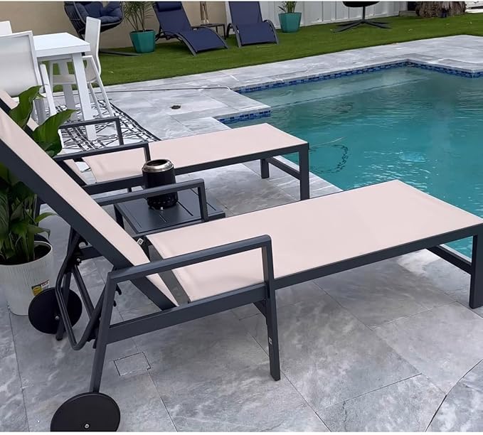 PURPLE LEAF 2 Pieces Outdoor Chaise Lounge Aluminum Patio Lounge Chair with Wheels and Armrests Outdoor Lounge Recliner Chair for Pool Backyard Beach Beige