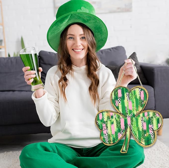 St Patricks Day Door Decorations, St Patricks Day Decorations, Shamrock Door Decoration, Lucky Gold Glitter Brushstroke Clover Wood Hanging Sign for Office Party Porch Yard Home Decor