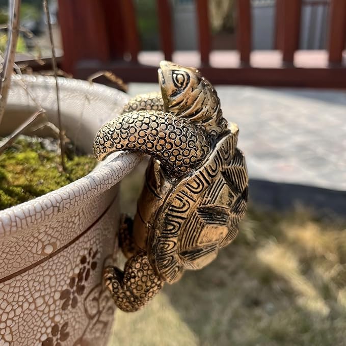 Vintage Bronze Climbing Tortoise Statue Flower Pot and Vase Hugger Figurines Terrarium Planter Edge Decor Resin Art Patio Lawn Yard Ornaments Outdoor Fence Decorations
