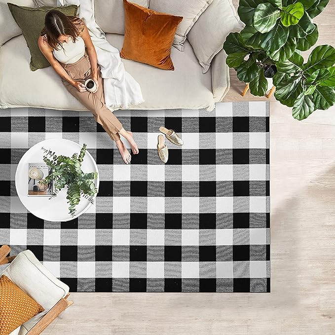 IOHOUZE Buffalo Plaid Checkered Rug 4x6 Ft Front Door Mats, Washable Area Rugs for Front Porch Decor, Spring Summer Welcome Mats Outdoor, Black White Rug for Farmhouse/Entryway/Home Entrance