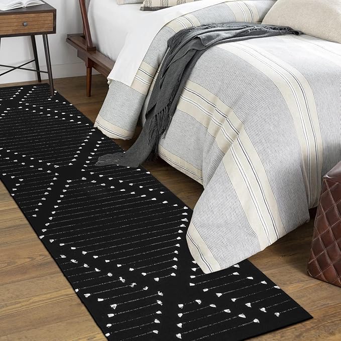 LIVEBOX Black Runner Rug for Kitchen, 2x8 Boho Washable Rug Runner for Hallway,Moroccan Cotton Long Entryway Area Rug Indoor Carpet for Bedroom Laundry Doorway Entry