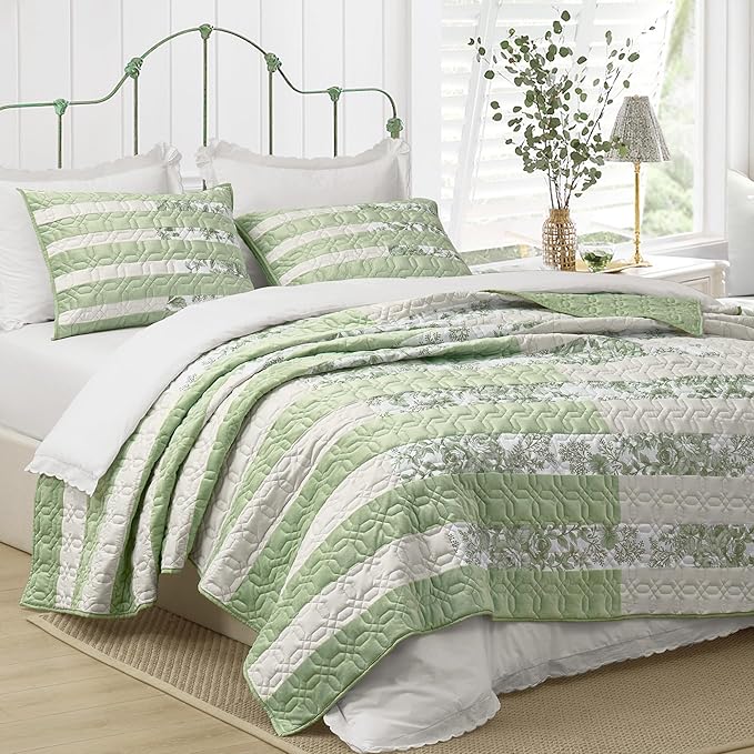 Wonderful Patchwork Quilt Set King Size Stitched Bedding, Floral Coverlet Cotton Blend Quited Bedspread for Women, Boho Piano Key Design Sage Green