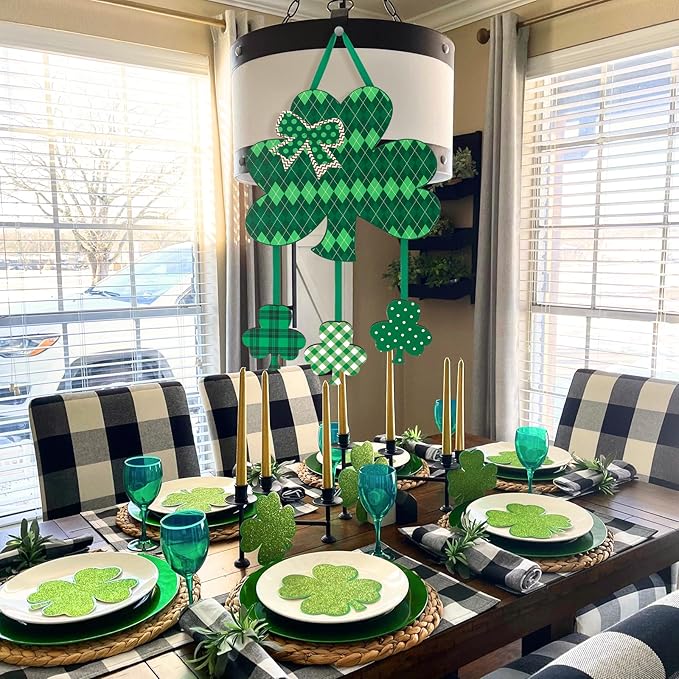 Wooden St. Patrick's Day Decoration Door Wreath for Front Door Sign Wall Signs Shamrock Clover Spring Decoration, Irish Sign Welcome Hanging for Home Wall Decor Party Outdoor Indoor Supply Shamrock