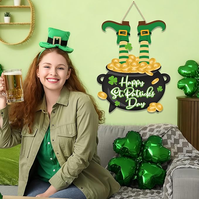 St. Patrick's Day Door Sign Happy St. Patrick's Day Wooden Front Door Wreath Leprechaun Feet Shamrock Gold Coin Jar Hanging Welcome Signs for Irish Home Wall Hanger Porch Indoor Outdoor Party Decor