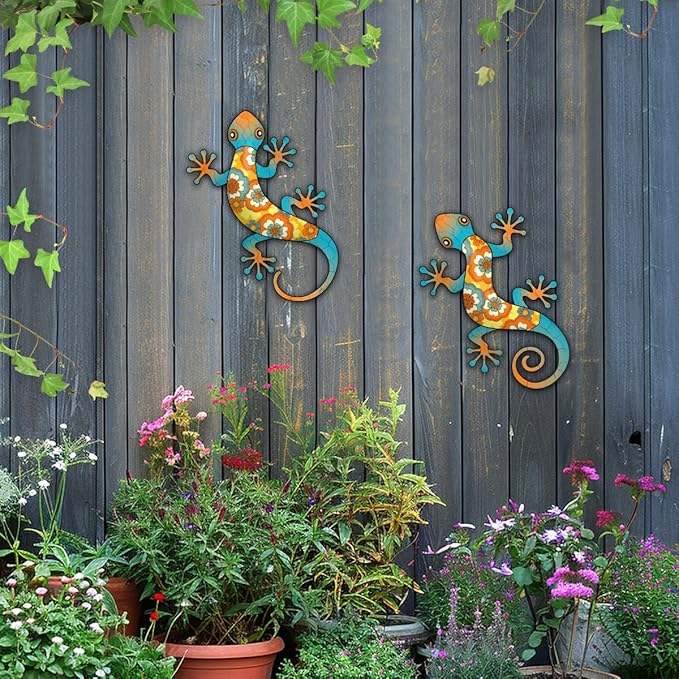 Metal Gecko Wall Decor - 2 Pack Gecko Wall Hanging Sculpture for Indoor and Outdoor, Garden Yard Fence Porch Home Tree Decorations, Idea Gifts for Mom Friends