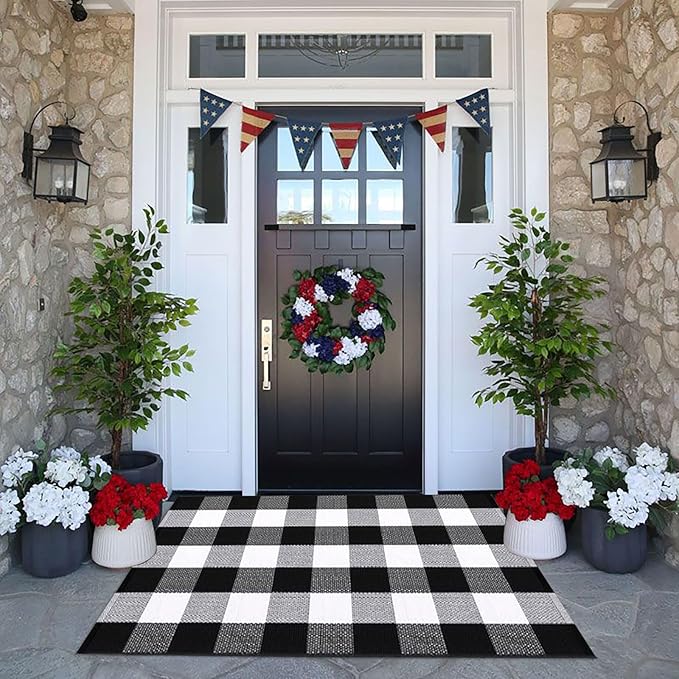 CAINANEL Buffalo Plaid Outdoor Rug Front Door Mat 27.5'' x 43'' Black and White Front Porch Rug Welcome Doormats for Farmhouse Entrance Porch Outdoors Decor
