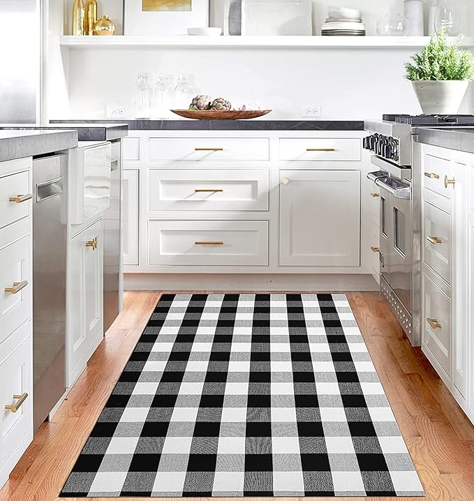 IOHOUZE Buffalo Plaid Checkered Rug 4x6 Ft Front Door Mats, Washable Area Rugs for Front Porch Decor, Spring Summer Welcome Mats Outdoor, Black White Rug for Farmhouse/Entryway/Home Entrance