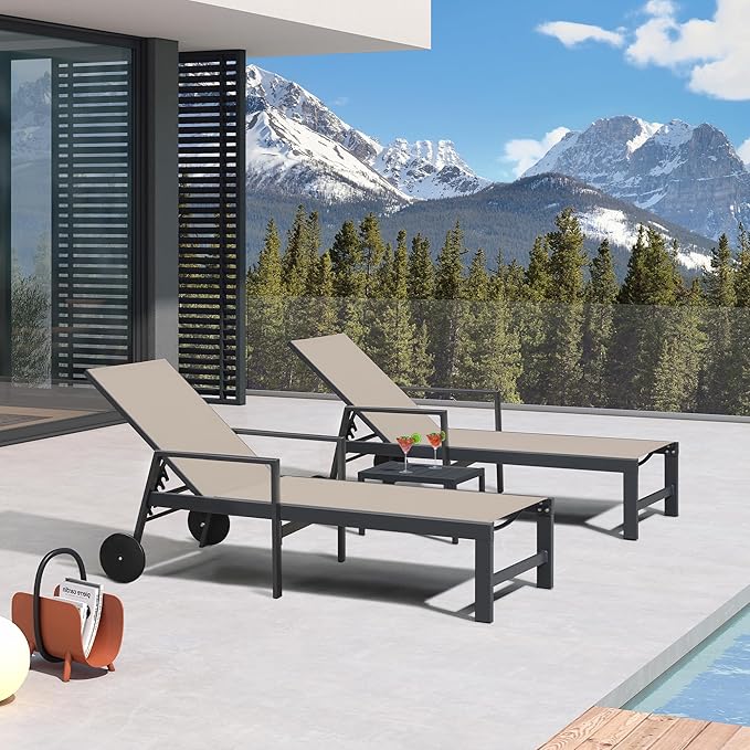 PURPLE LEAF 3 Pieces Outdoor Chaise Lounge Aluminum Patio Lounge Chair with Wheels and Armrests Outdoor Lounge Recliner Chair for Pool Backyard (2 Taupe Lounges W/Side Table)