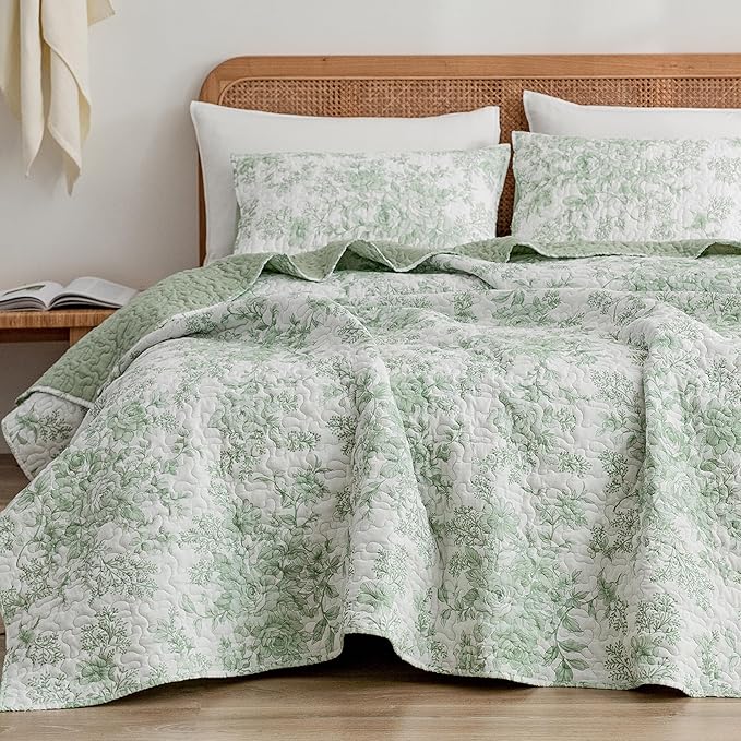 Wonderful Sage Green Floral Quilt Set Queen Size Cotton Stitch Bedding, Lightweight Comforter with Pillow Shams 3pcs Soft Cabin Bedspread Coverlet for All Season