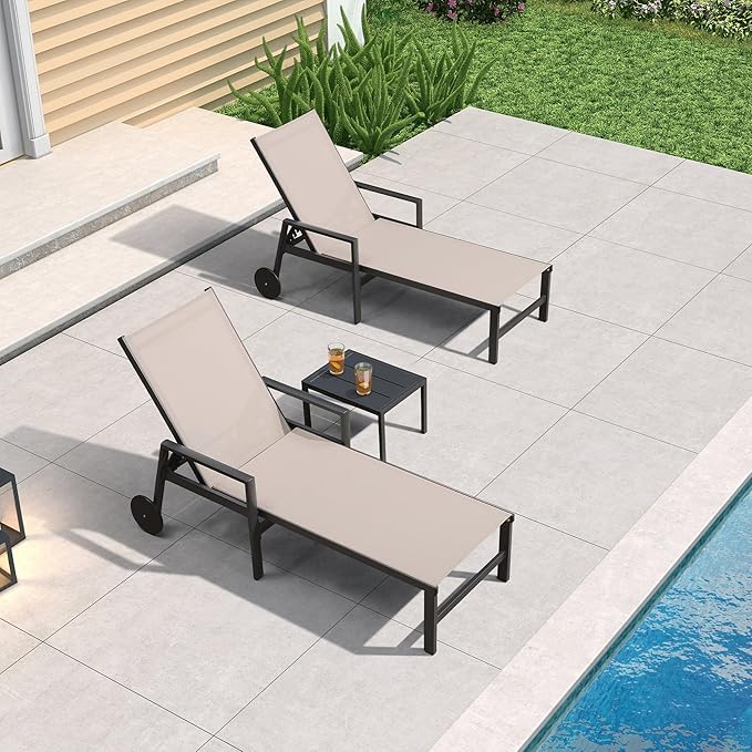 PURPLE LEAF 2 Pieces Outdoor Chaise Lounge Aluminum Patio Lounge Chair with Wheels and Armrests Outdoor Lounge Recliner Chair for Pool Backyard Beach Beige