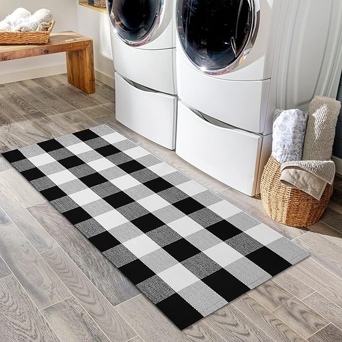 IOHOUZE Buffalo Plaid Checkered Rug 2x4.3 Ft Front Door Mats, Washable Area Rugs for Front Porch Decor, Spring Summer Welcome Mats Outdoor, Black White Rug for Farmhouse/Entryway/Home Entrance
